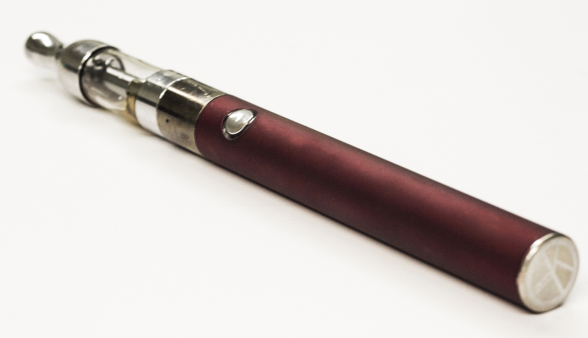Current evidence identifies health risks of e-cigarette use; long-term  research needed | American Heart Association