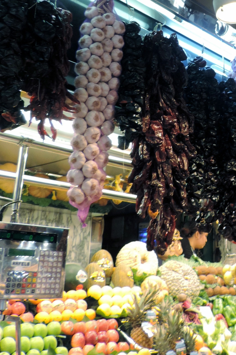 Fruit and dried garlic, peppers