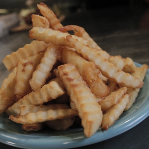 Fries (crinkle cut) on a plate