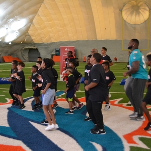 NFL Play 60 group exercise