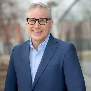 Dr. Lee Schwamm of Yale School of Medicine will receive the 2023 Chairman’s Award 