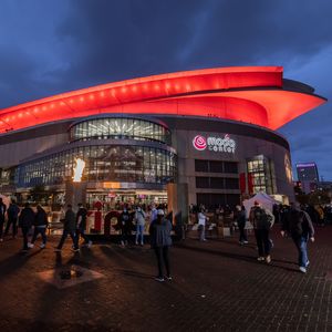 A Portland Landmark Goes Red to Save Hearts