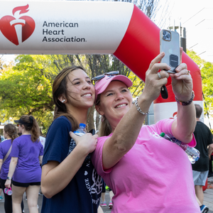8--Baton Rouge Heart Walk woman and girl selfie