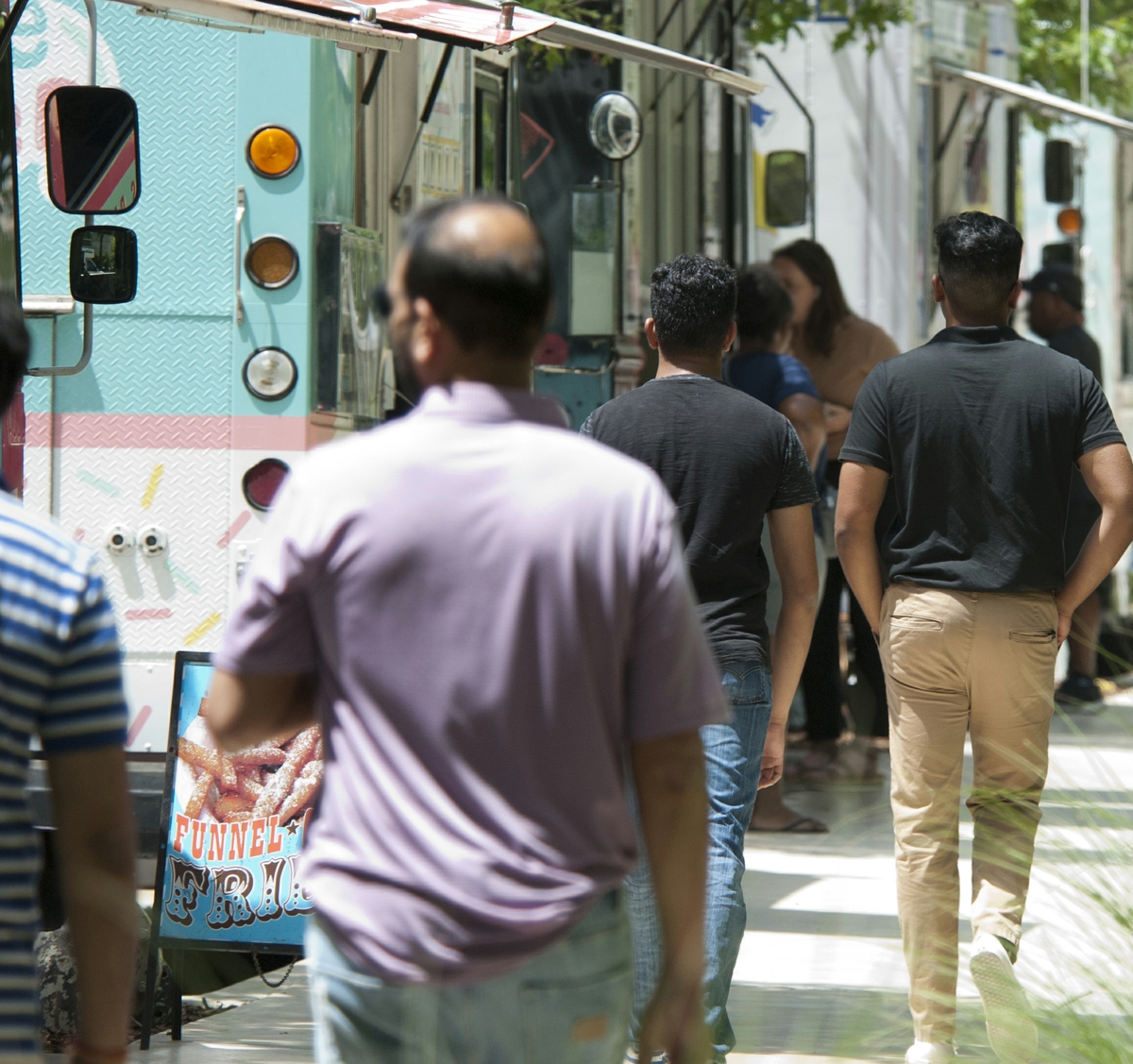Eating at food trucks
