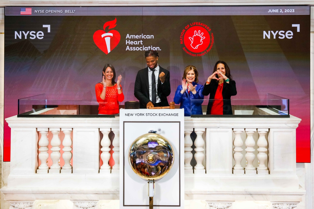 The American Heart Association and Damar Hamlin ring The Opening Bell® at NYSE 6-2-23