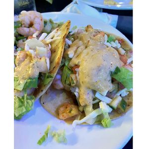 Shrimp Tacos with sauce