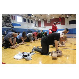 Los Tennessee Titans de la NFL suman métodos para salvar vidas a la cadena de supervivencia en 20 escuelas de Nashville
