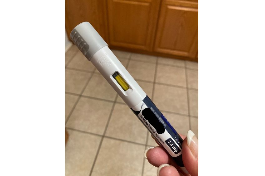 Photo | high-dose semaglutide injection pen close up