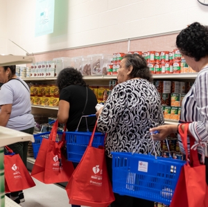 Cesar Chavez opens Pick & Pack