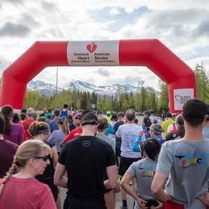 Participants at the start line Alaska Heart Run & Walk 2023