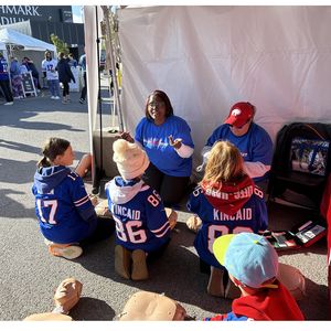 Los Buffalo Bills de la NFL continúan con la educación sobre RCP al comenzar el tercer año de la iniciativa HeartBEAT