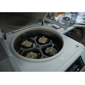 Lab centrifuge with vials