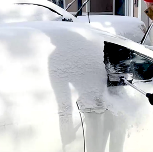 Clearing snow from car