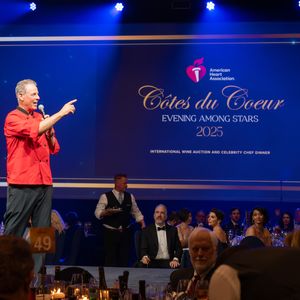 Chef Richard Chamberlain on stage at Côtes du Coeur