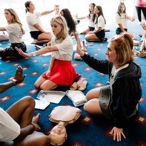 Miss Arkansas and Miss Arkansas’ Teen contestants get lifesaving CPR training, join American Heart Association’s Nation of Lifesavers™