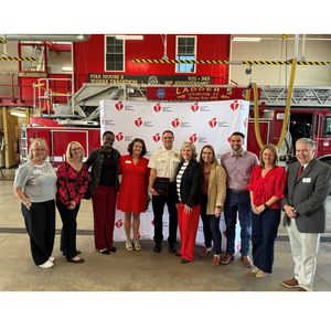 La American Heart Association (Asociación Americana del Corazón) reconoce al Departamento de Bomberos de Lexington con el premio Franklin Moosnick Award y da inicio a la Semana y el Mes Nacional de Concientización sobre RCP y DEA