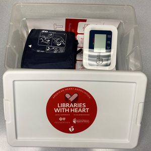 La American Heart Association proporciona kits para medir la presión arterial en las bibliotecas regionales del sureste de Arkansas con el fin de apoyar la salud en las zonas rurales