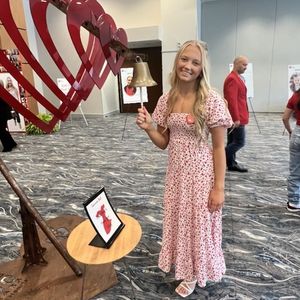 La estudiante Addison Gralund obtiene una beca nacional por liderar un cambio saludable