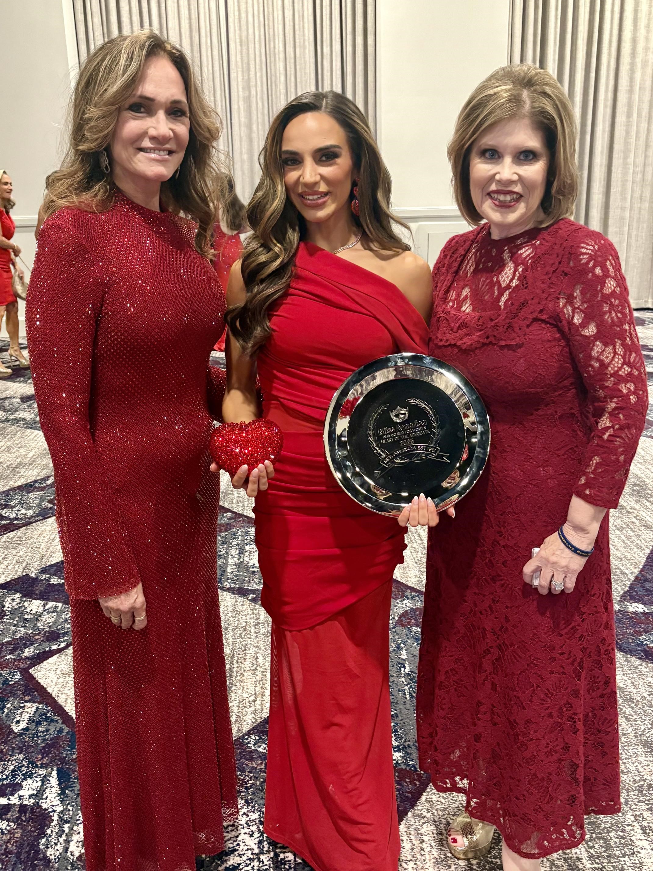 From sidelines to spotlight: Texas athlete saved by CPR on college football field honored by the American Heart Association and Miss America