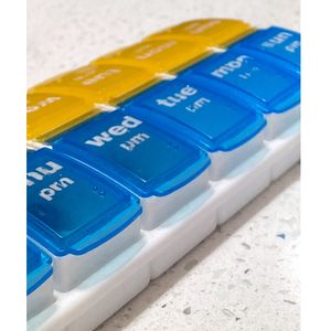 Daily pill holder