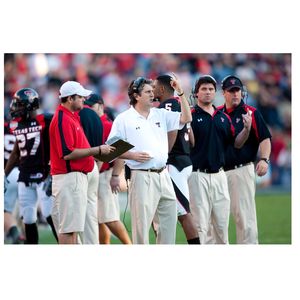 Homenaje a Mike Leach con el premio Paul “Bear” Bryant Heart of a Champion Award