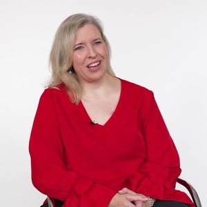 Holly Tucci