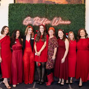 “Rojo significa adelante” para la salud cardíaca de las mujeres de San Diego
