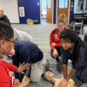 NWSL’S Chicago Stars participate in Hands-Only CPR and AED training